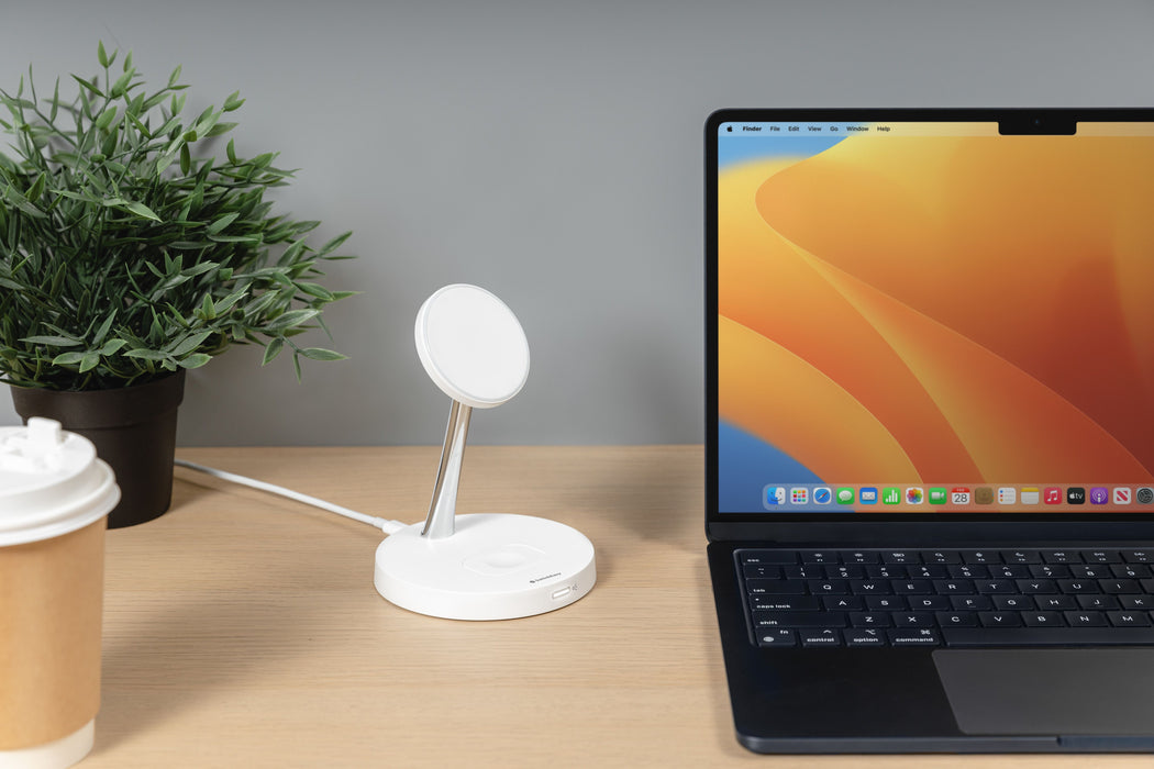 SwitchEasy MagPower 2-in-1 Magnetic Wireless Charging Stand