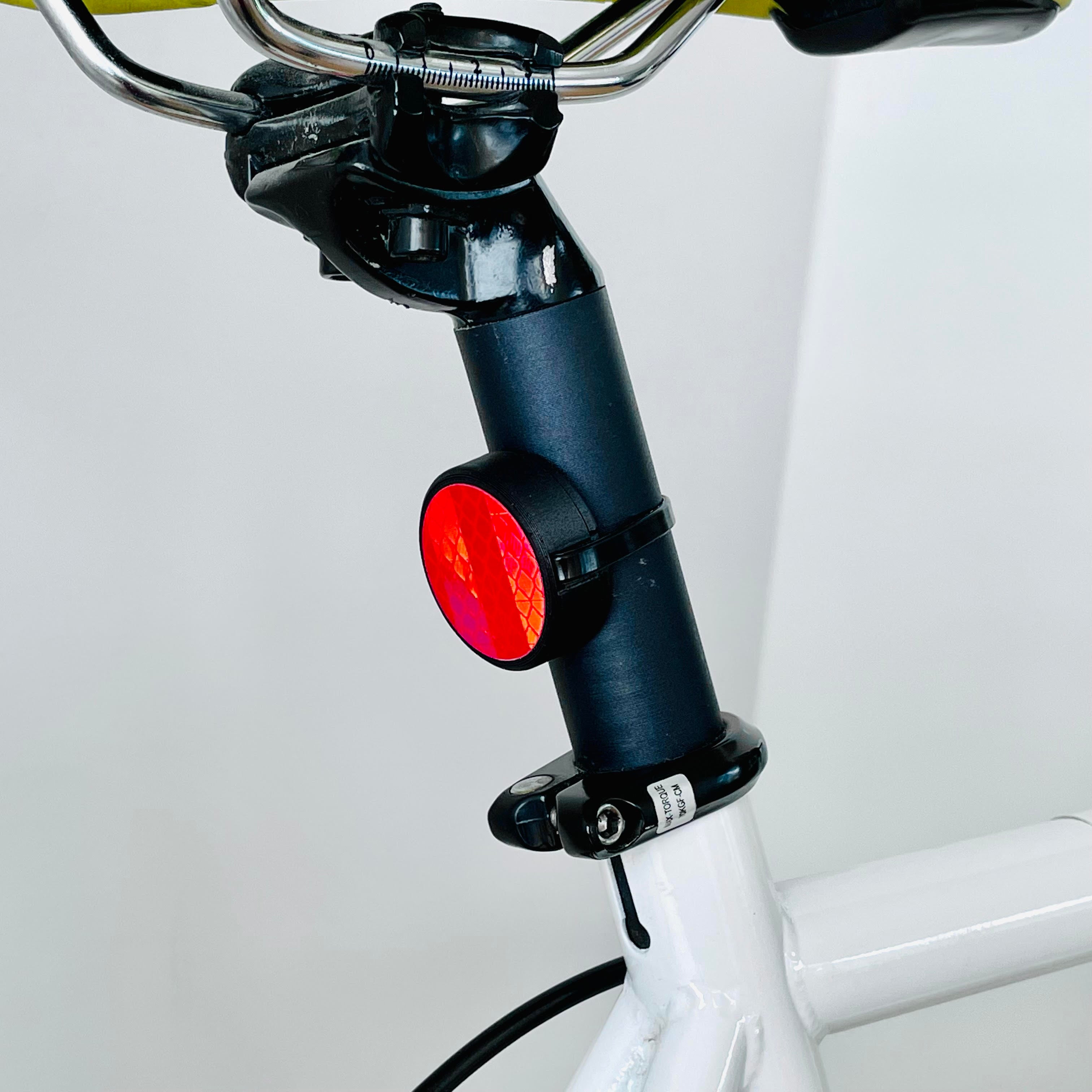 airtag cube e bike Device Therapy Bike Mount & Reflector for Apple AirTag - AirTag Hidden